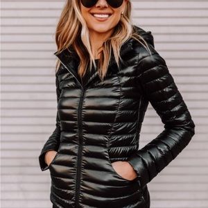 Lululemon Pack It Down Shine Jacket Black.  700 Fill Power Goose Down. Size 4.